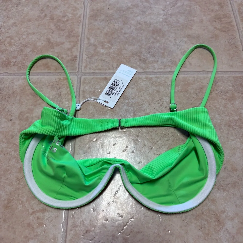 Frankie's Bikinis Tolly Ribbed Underwire Bikini Top in Green Glow Size Medium